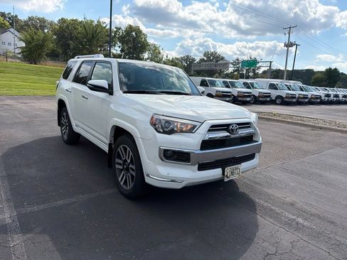 Used 2023 Toyota 4Runner Limited AWD/4WD image 13