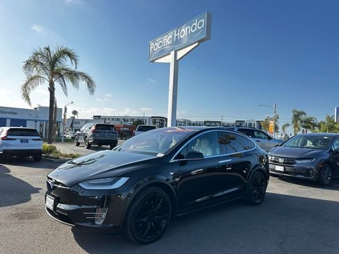 Used 2020 Tesla Model X Long Range AWD/4WD image 2