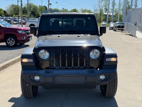 Used 2020 Jeep Gladiator Sport w/ Quick Order Package 24S AWD/4WD image 3