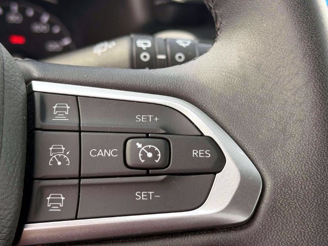 Certified 2025 Jeep Compass Limited AWD/4WD image 24