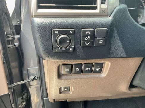 Used 2022 Lexus GX 460 Premium w/ Premium Plus Package AWD/4WD image 21