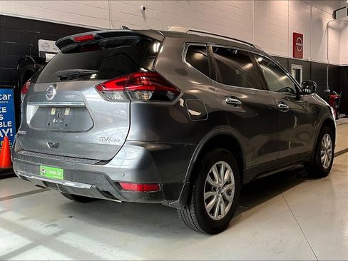 Used 2020 Nissan Rogue SV image 4