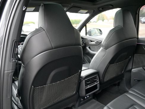 Used 2020 Audi SQ7 Prestige w/ Prestige Package image 34