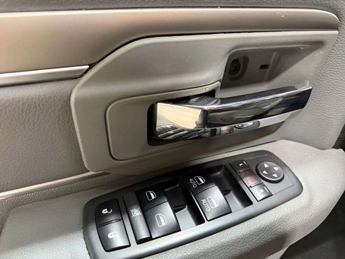 Used 2019 RAM 1500 Classic SLT w/ SLT Plus D←cor Group AWD/4WD image 19
