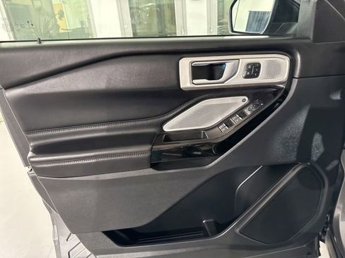 Used 2022 Ford Explorer Platinum w/ Equipment Group 601A image 25