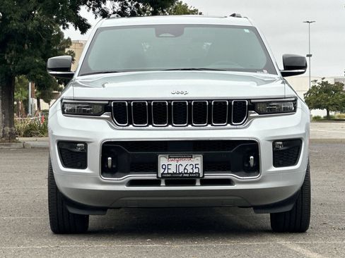 Used 2023 Jeep Grand Cherokee L Overland RWD image 8