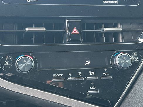 Certified 2022 Toyota Camry LE FWD image 19