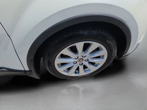 Used 2021 Toyota C-HR Limited FWD image 34