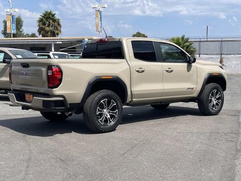 Used 2024 GMC Canyon AT4 AWD/4WD image 3