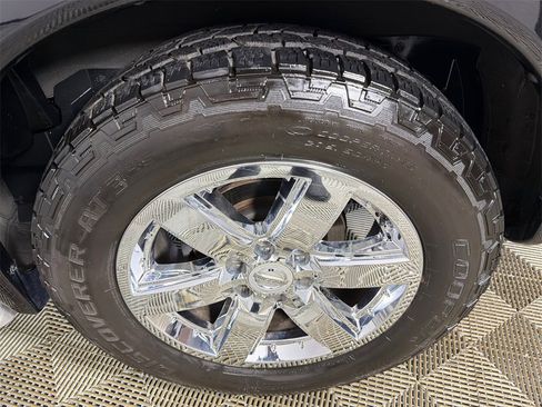 Used 2014 Nissan Armada Platinum image 22