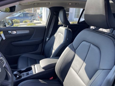 New 2026 Volvo XC40 B5 Core image 14