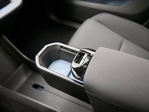 Certified 2025 Volvo EX30 Ultra w/ Climate Package image 16