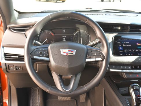 Used 2021 Cadillac XT4 Premium Luxury image 15