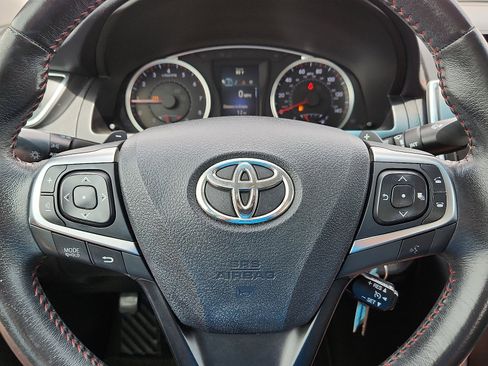 Used 2017 Toyota Camry XSE image 19