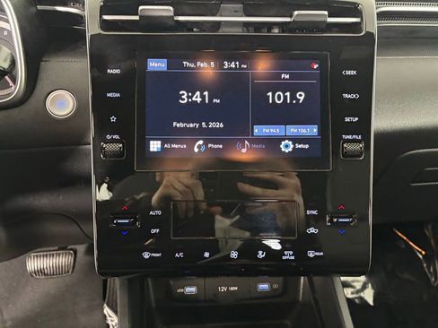 Used 2024 Hyundai Santa Cruz SEL image 16