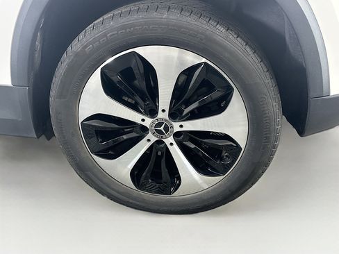 Used 2025 Mercedes-Benz GLA 250 image 11