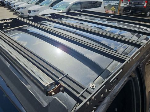 Used 2021 Toyota Tacoma TRD Off-Road image 31