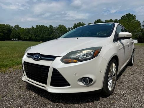 Used 2014 Ford Focus Titanium FWD image 1