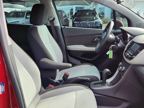 Used 2017 Chevrolet Trax LS image 16