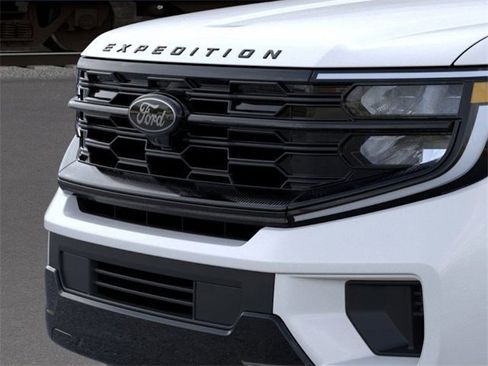 New 2025 Ford Expedition Max Platinum w/ Stealth Performance Package image 17