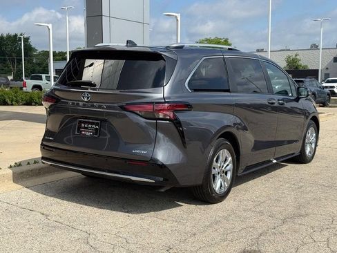Used 2025 Toyota Sienna Limited AWD/4WD image 3