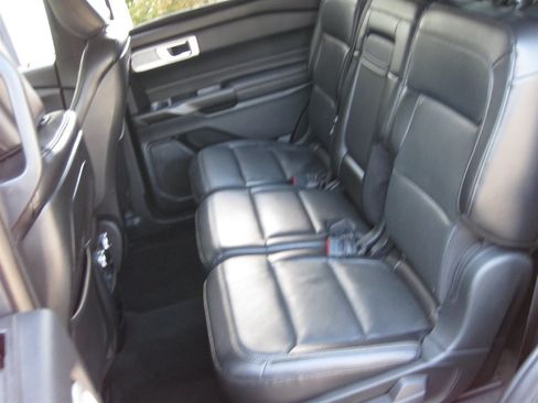 Used 2020 Ford Explorer Limited RWD image 27