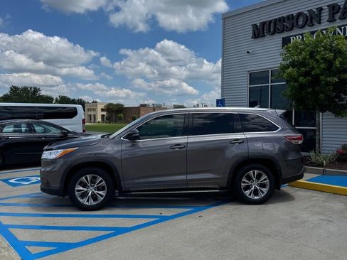 Used 2015 Toyota Highlander XLE FWD image 3
