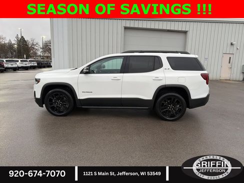 Used 2023 GMC Acadia SLE w/ Driver Convenience Package image 12