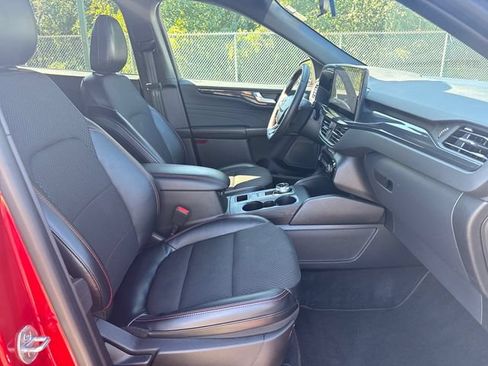 Used 2023 Ford Escape ST-Line w/ Tech Pack #1 AWD/4WD image 9