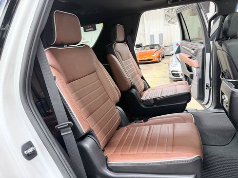 Used 2024 GMC Yukon Denali Ultimate AWD/4WD image 23