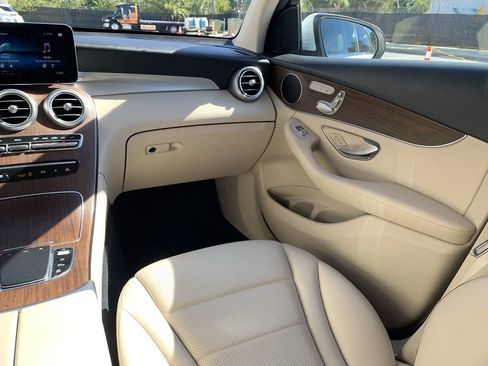 Certified 2022 Mercedes-Benz GLC 300 GLC 300 w/ Premium Package Lite image 4