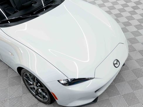 Used 2019 MAZDA MX-5 Miata Grand Touring w/ GT-S Package RWD image 24