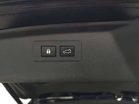 Used 2022 Subaru Outback Touring image 8