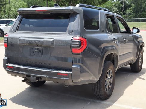 Used 2026 Toyota 4Runner SR5 AWD/4WD image 3