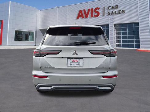 Used 2025 Mitsubishi Outlander SE AWD/4WD image 7