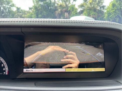 Used 2012 Mercedes-Benz CL 550 4MATIC image 31