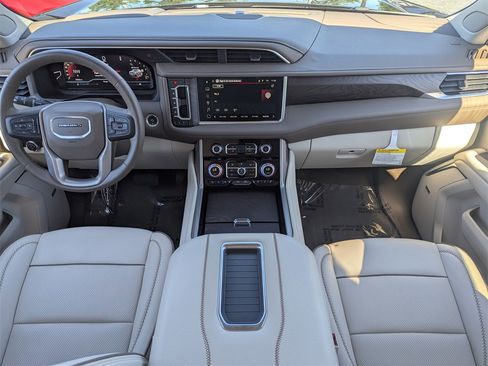 Used 2023 GMC Yukon Denali image 6
