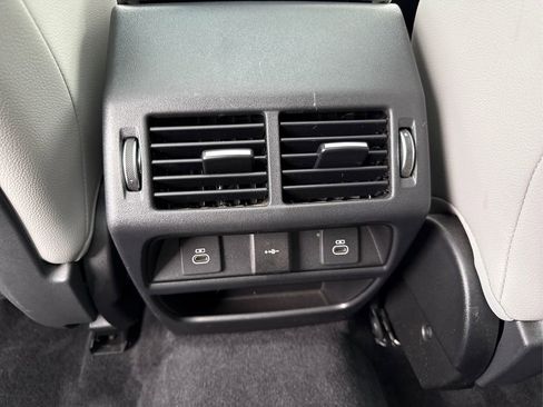 Used 2024 Jaguar E-PACE R-Dynamic SE image 34