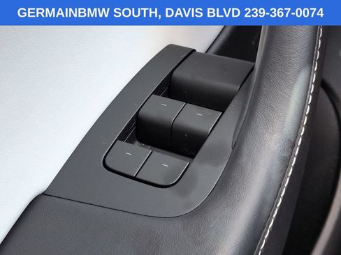Used 2022 Tesla Model Y Long Range AWD/4WD image 25
