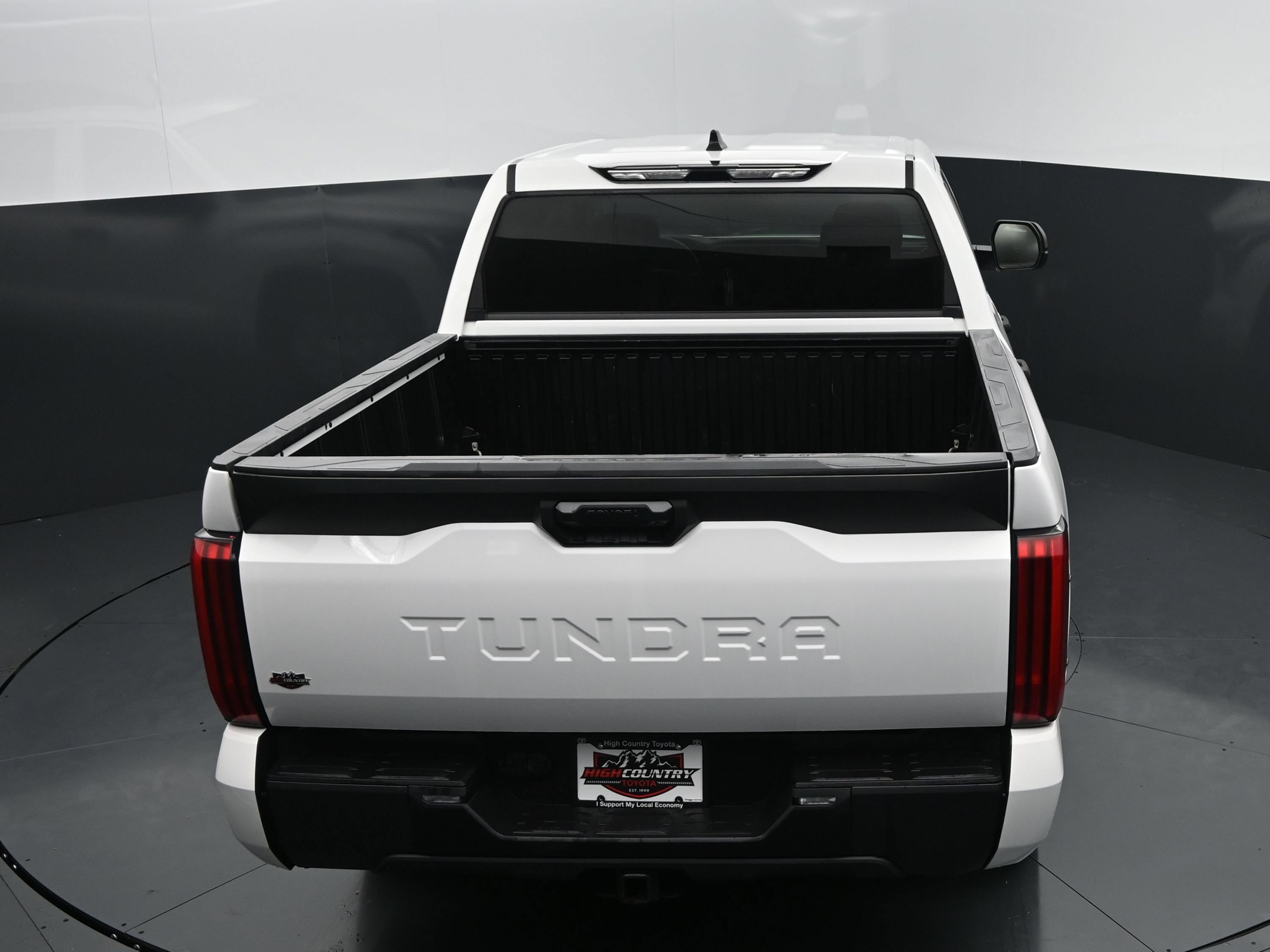 Used 2022 Toyota Tundra SR w/ SR Tow Package RWD image 30