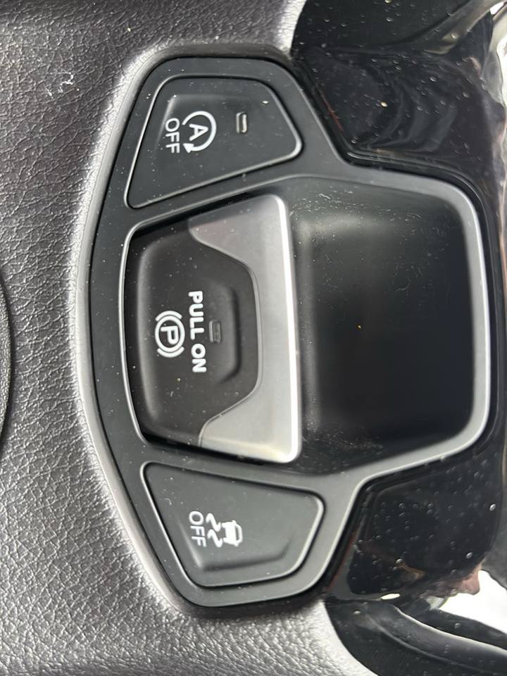 Used 2020 Jeep Compass Limited AWD/4WD image 14