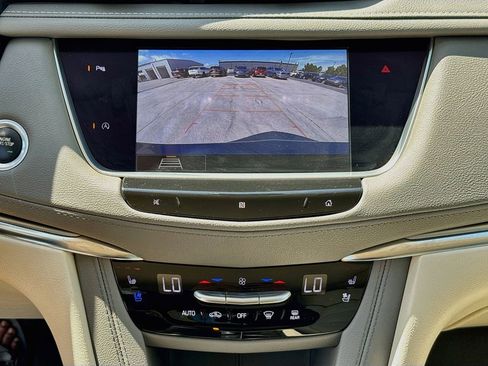 Used 2020 Cadillac XT5 Premium Luxury w/ LPO, Floor Liner Package FWD image 25