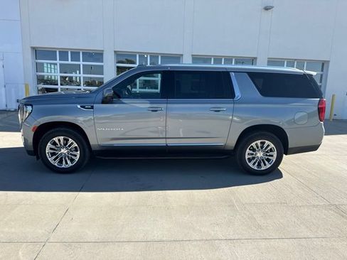 Used 2023 GMC Yukon XL SLT w/ SLT Premium Package AWD/4WD image 6