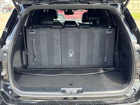 Used 2024 Toyota Highlander XSE image 6