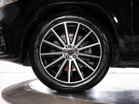 Used 2025 Mercedes-Benz GLS 450 4MATIC image 11