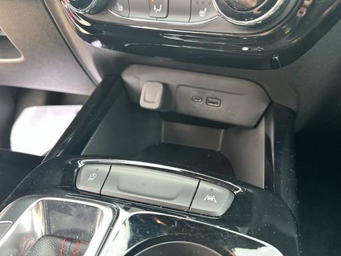 Used 2025 Chevrolet Trax RS w/ Driver Confidence Package FWD image 40