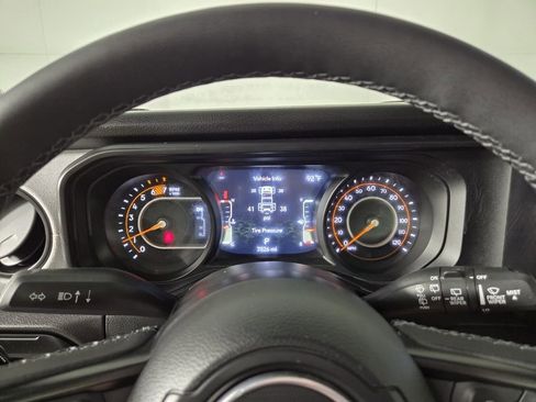 Certified 2025 Jeep Wrangler Sport S image 18