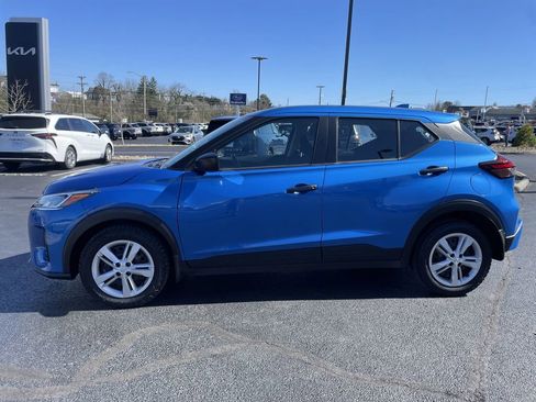 Used 2024 Nissan Kicks S image 3