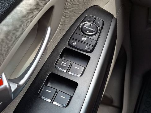 Used 2021 Kia Sedona EX FWD image 26