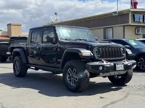 Used 2026 Jeep Gladiator Mojave AWD/4WD image 7